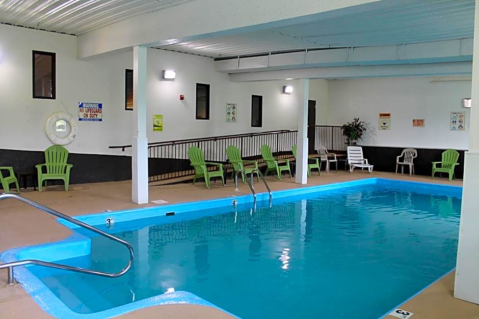 Days Inn & Suites by Wyndham Bridgeport - Clarksburg