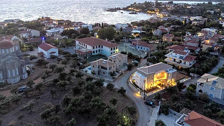 Kannas Mani Luxury Suites -Adults Friendly 14 Plus