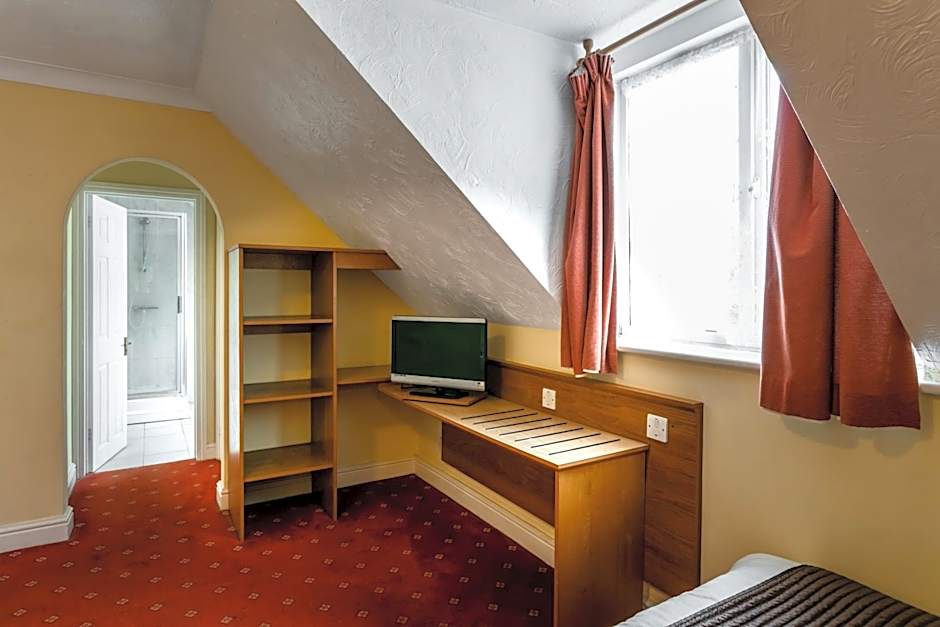 Roydon Marina Village Hotel