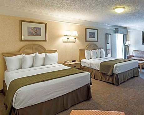 2 Queen Beds Smoking