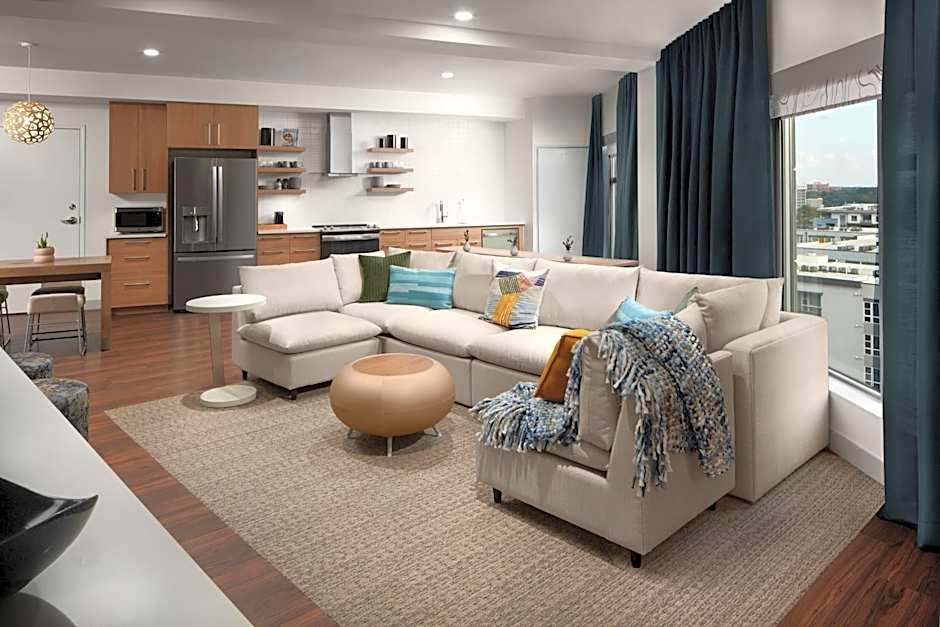 Element Charlotte Uptown