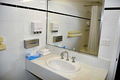 Accessible Queen Single Room