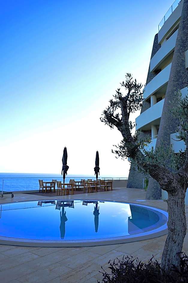 Madeira Regency Cliff- Adults Only