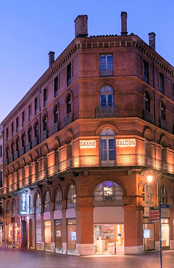 Le Grand Balcon Hotel