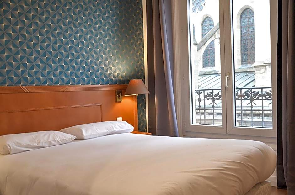 Hôtel De La Perdrix Rouge