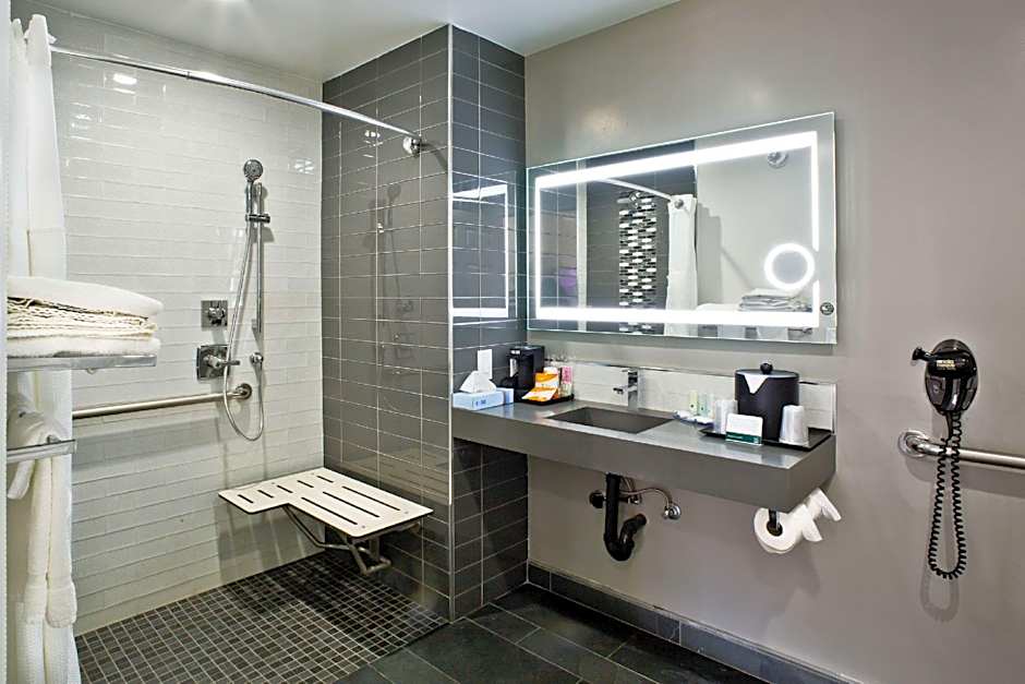 Bay Area Inn & Suites