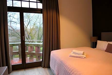 Deluxe Double Room with Bath