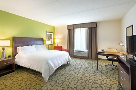 1 KING MOBILITY ACCESSIBLE W/ROLL IN SHOWER