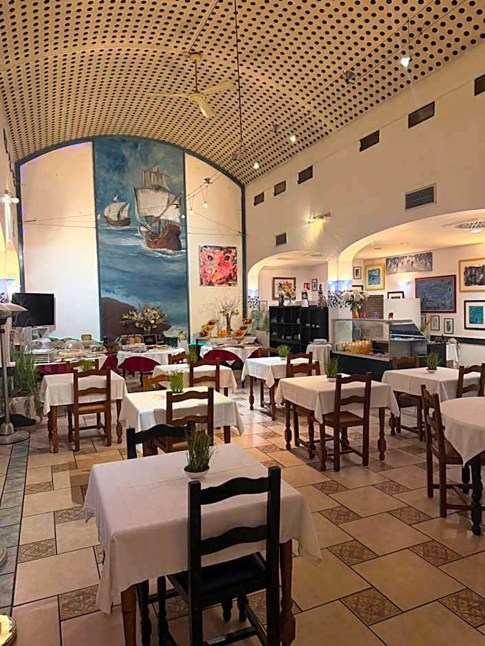 Yasha Hotel