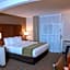 Comfort Inn & Suites Erie - Splash Lagoon Indoor Waterpark