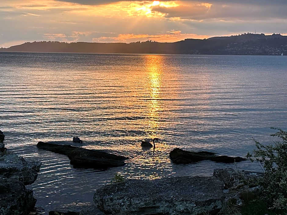 Baycourt Lakefront Motel