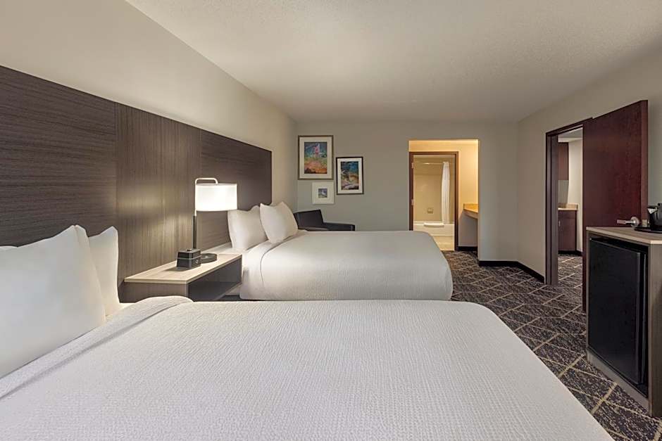 La Quinta Inn & Suites by Wyndham Lake George