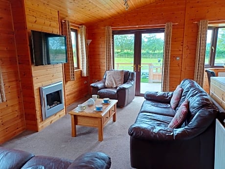 Lodge-Comfort-Private Bathroom-Garden View