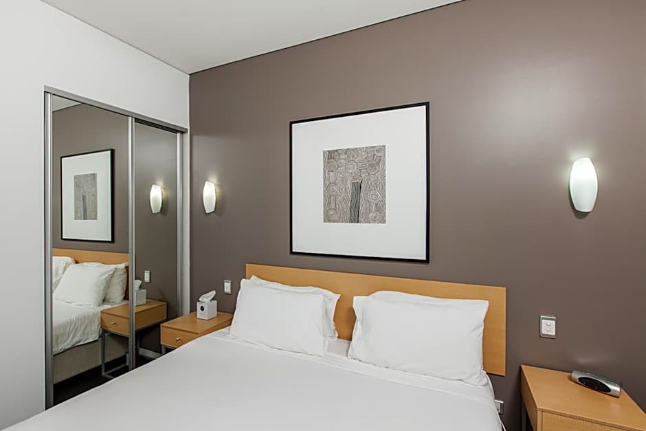 Majestic Oasis Apartments