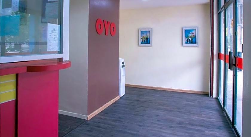 Hotel O Taj (seksyen 13)