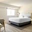 Hampton by Hilton Grand Cayman Seven Mile Beach