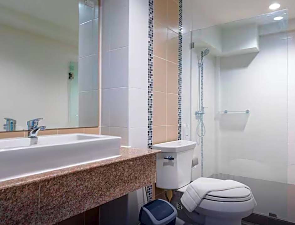B2 Lampang Boutique & Budget Hotel