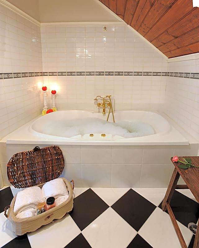 Mary Cards Coach House