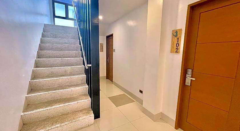 Lighthouse Point Hotel