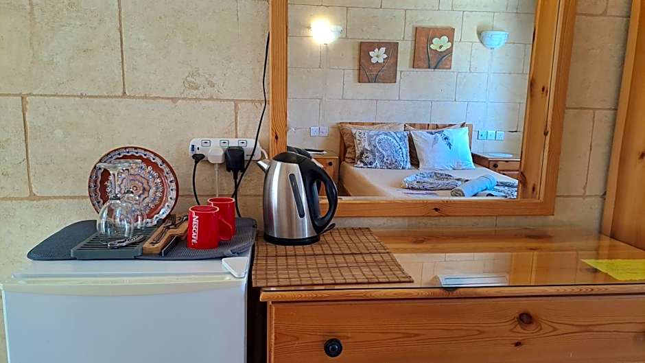 Gozo Inn Love