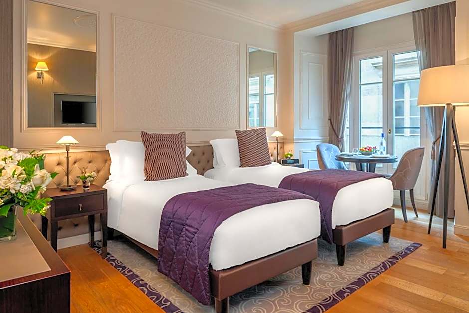 La Clef Louvre Paris by The Crest Collection