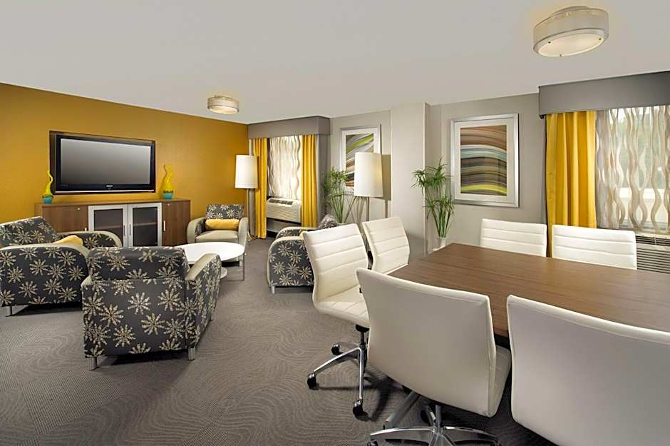 DoubleTree by Hilton Hotel Chattanooga Downtown
