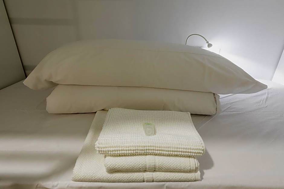 GLOBETROTTER HOSTEL, by Albany