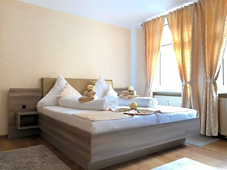 Deluxe Double Room with Shower