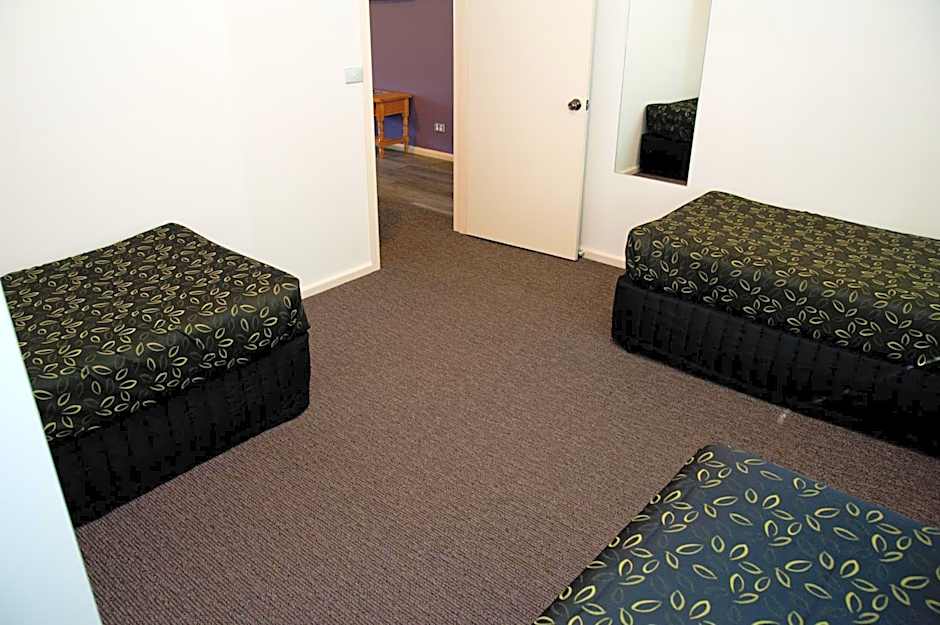 Sportsmans Motor Inn