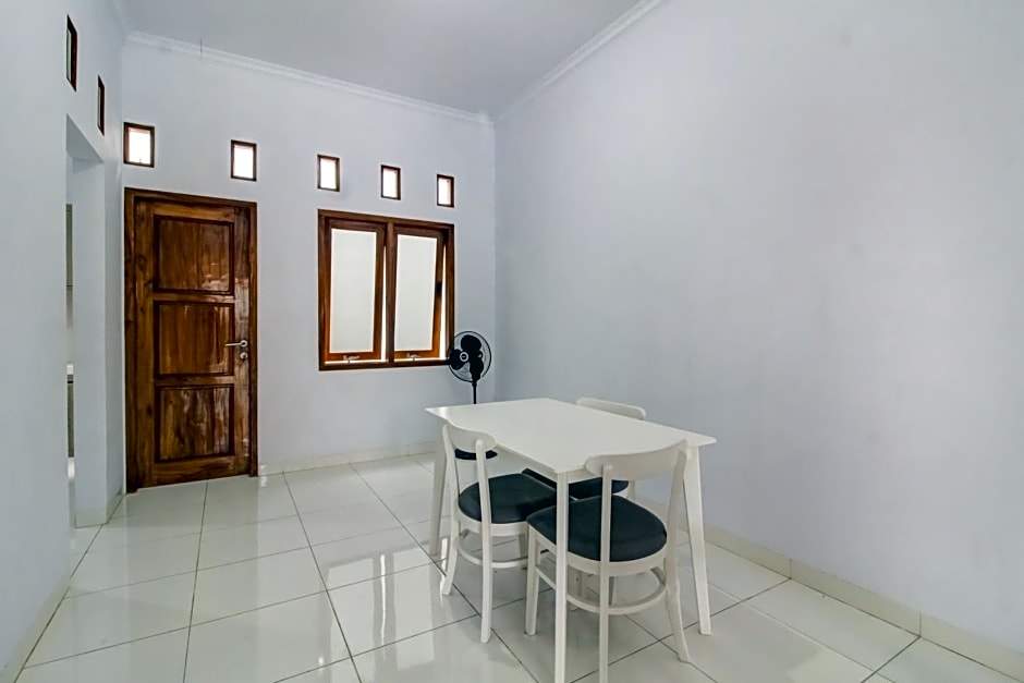 OYO 91243 Bina Syariah Guest House