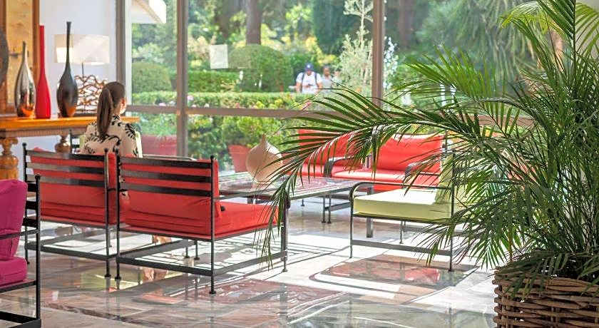 Dionysos Hotel