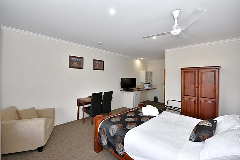 Inglewood Motel and Caravan Park Victoria