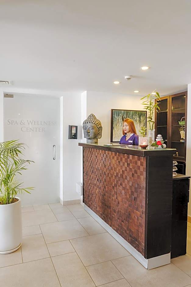 Arkin Palm Beach Hotel