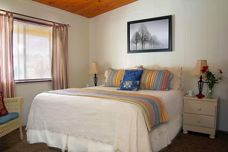 Redwood Suites