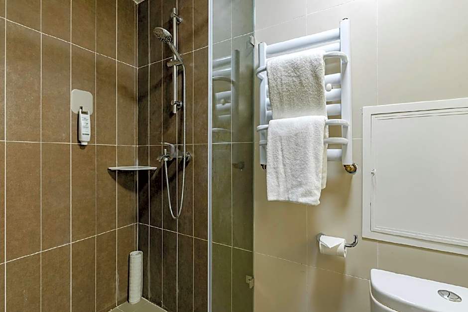 ibis Weihai Oriental New Ground  Hotel