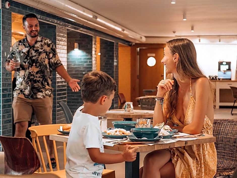 ibis Styles Golden Sands Roomer Hotel