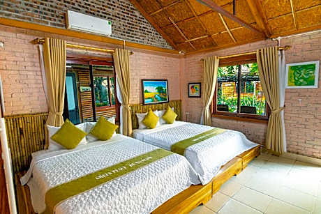 Twin Room with Pool View