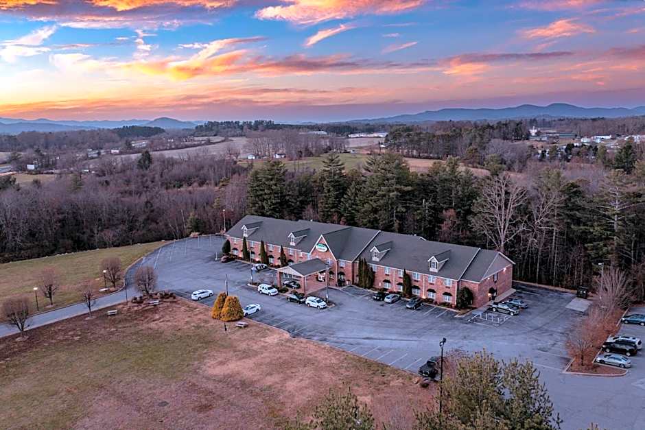 Mountain Inn & Suites Flat Rock