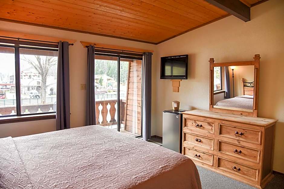 Alpine Lodge Red River