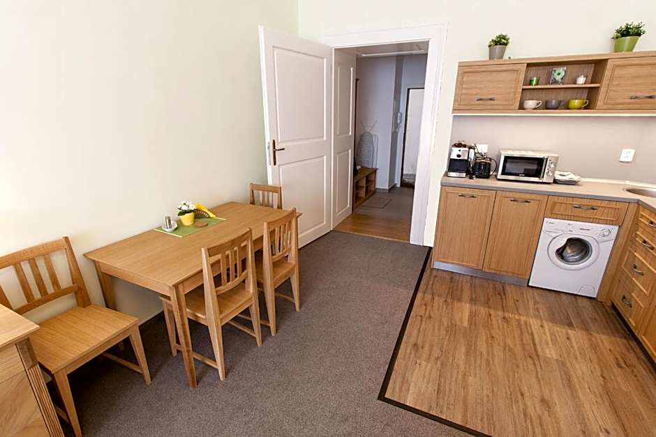 Karlova 25 Apartments