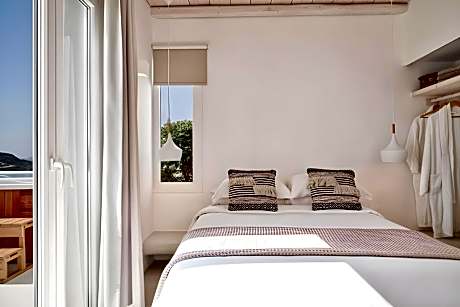 2-Bedroom Signature Panoramic View Suite with Pool