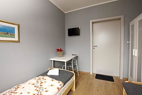 Twin Room with Shared Bathroom - Room no. 2