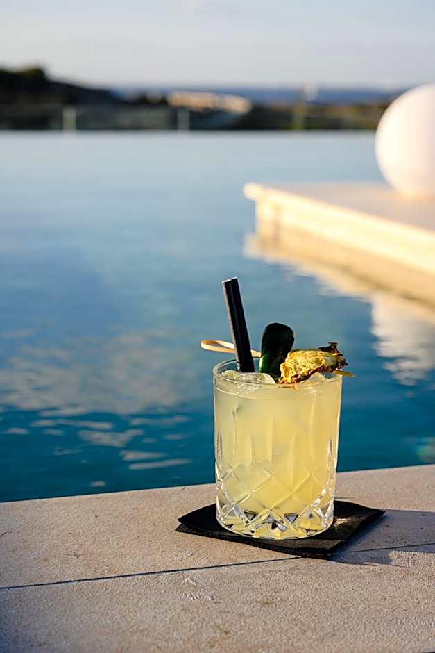 XVI Suites - Adults Only