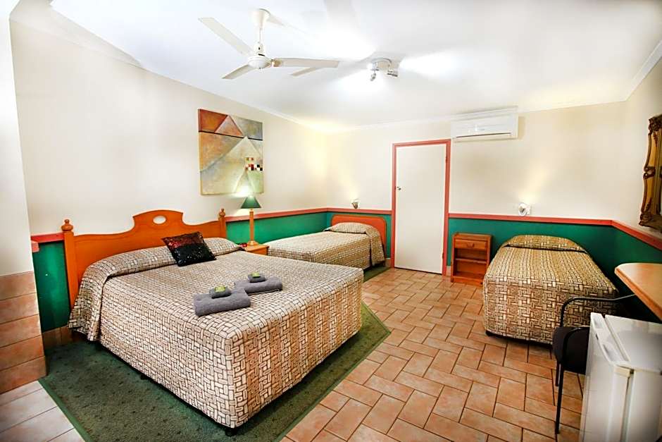 Central Motel Gin Gin