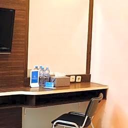 RedDoorz Plus @ Grand Pacifik Hotel Makassar