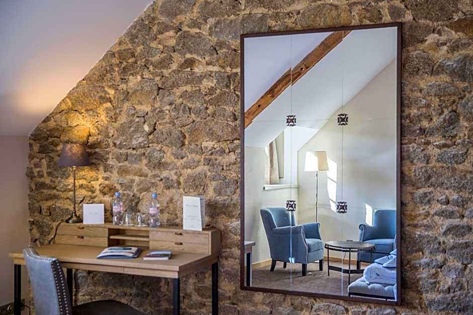 Hotel de L'Abbaye Le Tronchet - Handwritten Collection