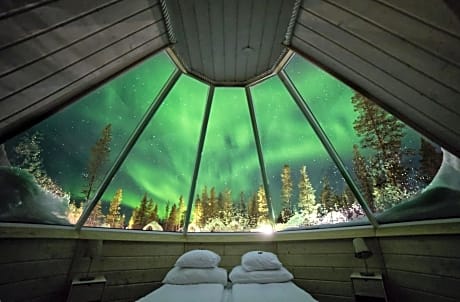 Northern Lights Village Pyhä
