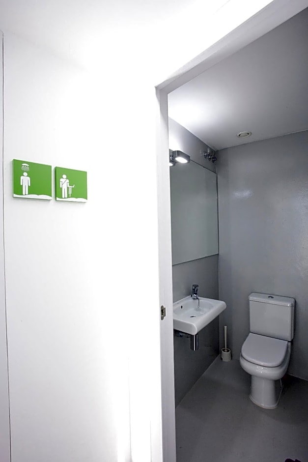 Sant Jordi Hostels Gracia