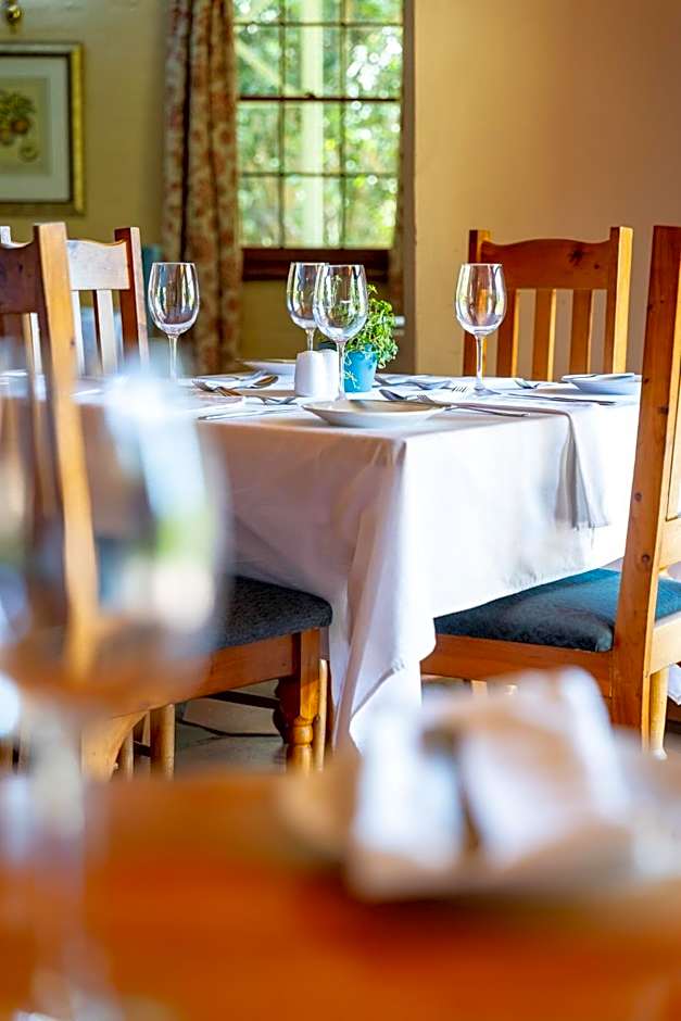 Halliwell Country Inn