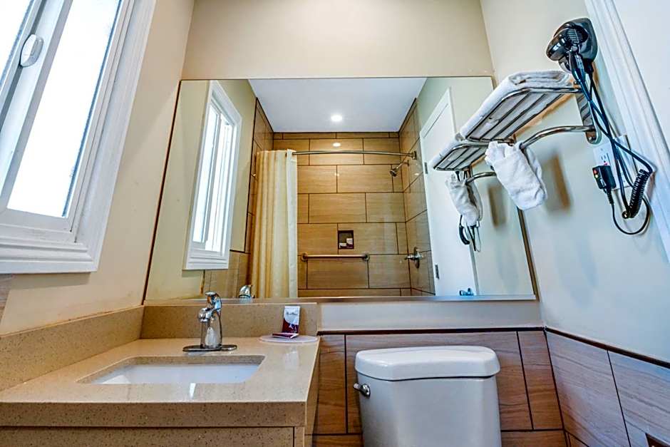 Sea Rock Inn - Long Beach